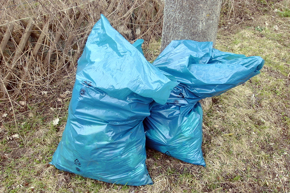 Millingen wird wieder vom Müll befreit